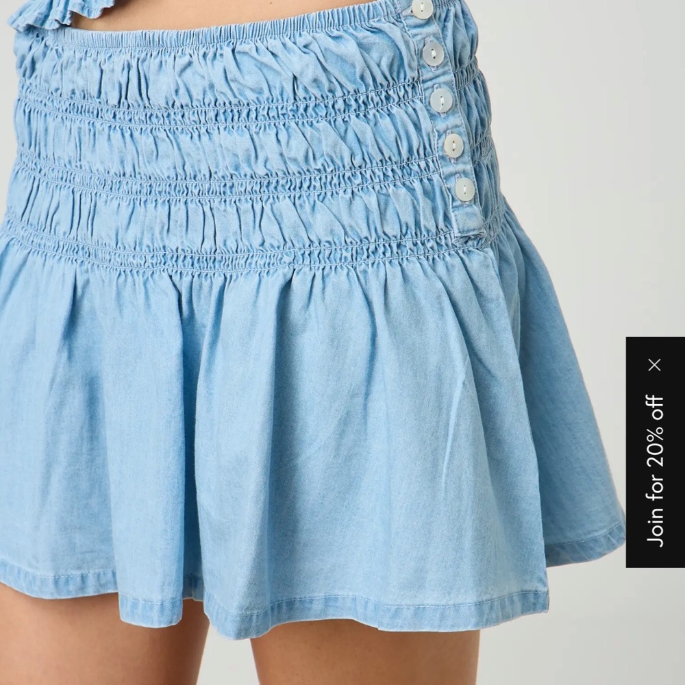 Glassons White Smocked skirt